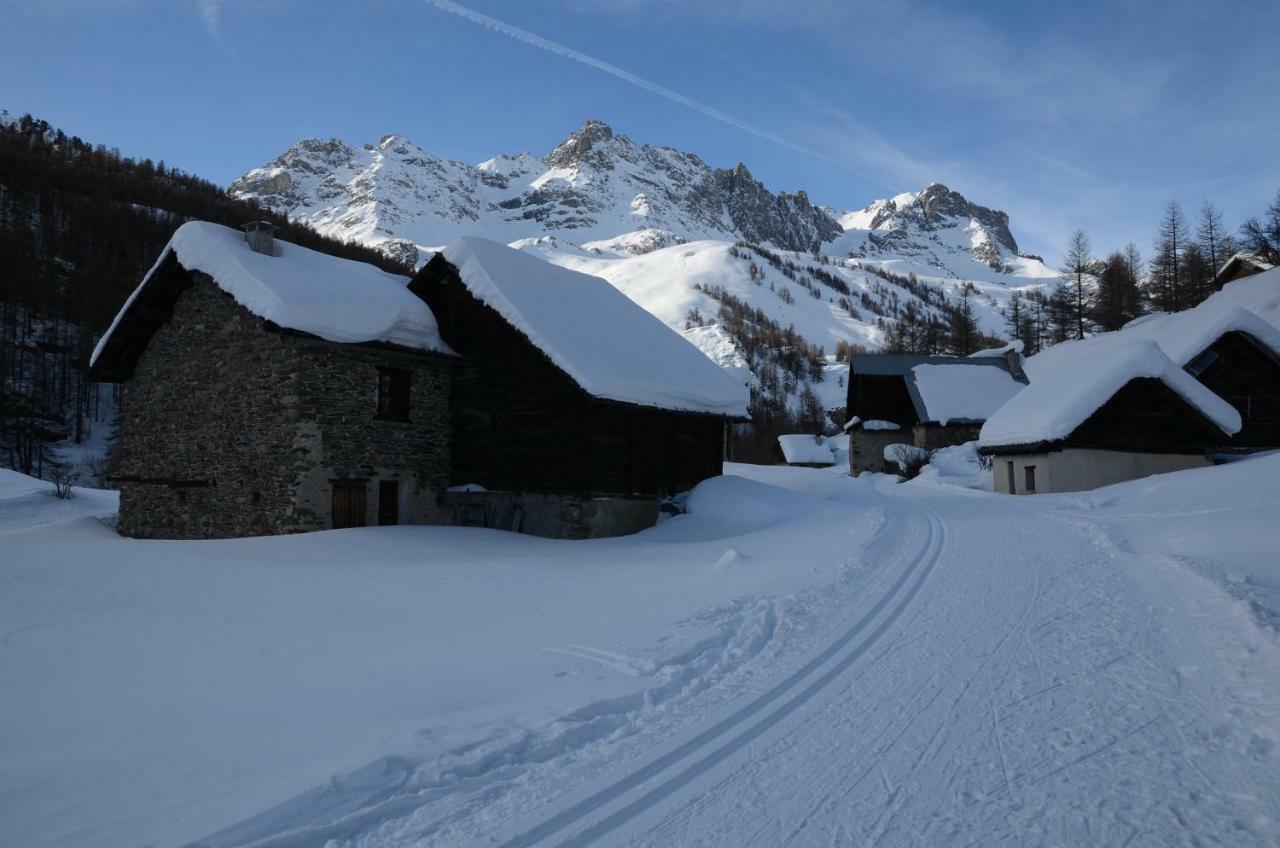 Appartement Dans Maison Entre Savines Et Embrun Crots Buitenkant foto